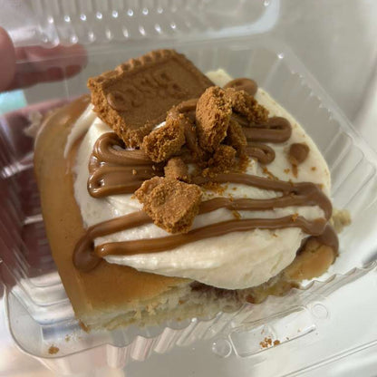 Biscoff Roll - Lotus Cookie Butter Cinnamon Roll | Maria Lupita Bakery