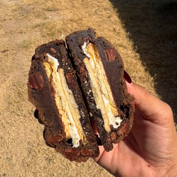Prestige Cookie - Chocolate & Sweet Coconut | Maria Lupita Bakery